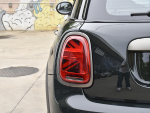 20222.0T COOPER S ؄e T ^