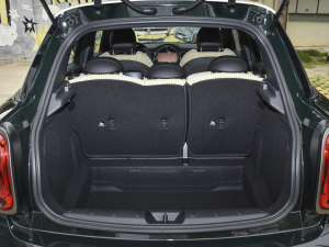 2022款2.0T COOPER S 执迷特别版 五门版 行李厢空间