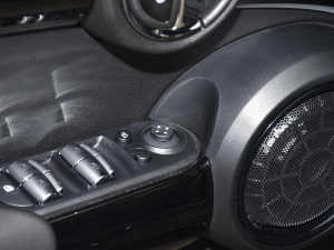 20222.0T COOPER S ؄e T п؅^