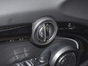 20222.0T COOPER S ؄e T п؅^