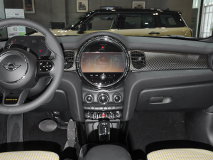 20222.0T COOPER S ؄e п_