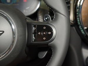 20222.0T COOPER S ؄e п؅^