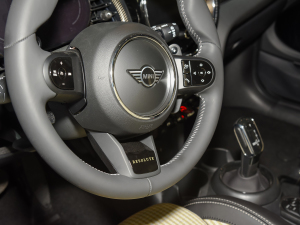 20222.0T COOPER S ؄e п؅^