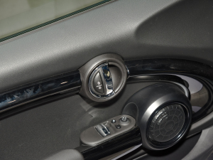 20222.0T COOPER S ؄e п؅^