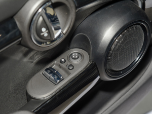 20222.0T COOPER S ؄e п؅^