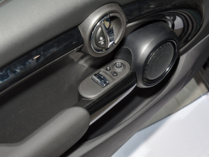 20222.0T COOPER S ؄e п؅^