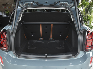 2022款1.5T COOPER ALL4 鉴赏家 行李厢空间