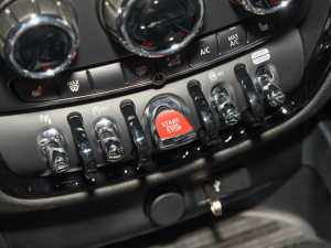 20222.0T COOPER S ؄e п؅^