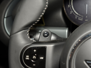 20222.0T COOPER S ؄e п؅^