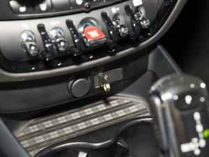 20222.0T COOPER S ؄e п؅^