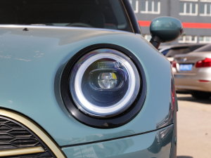 20232.0T COOPER S ؄e ^