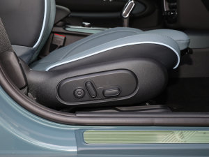 20232.0T COOPER S ؄e g