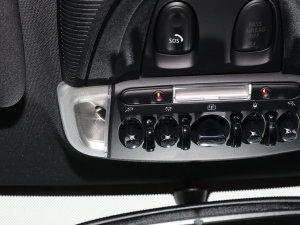 20232.0T COOPER S ؄e п؅^