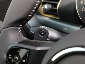 20232.0T COOPER S ؄e п؅^