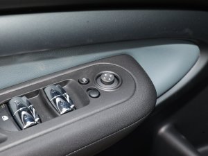 20232.0T COOPER S ؄e п؅^