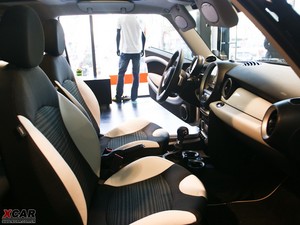 2009款S 50 CAMDEN 前排空间
