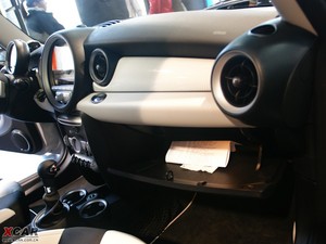 2009款S 50 CAMDEN 手套箱