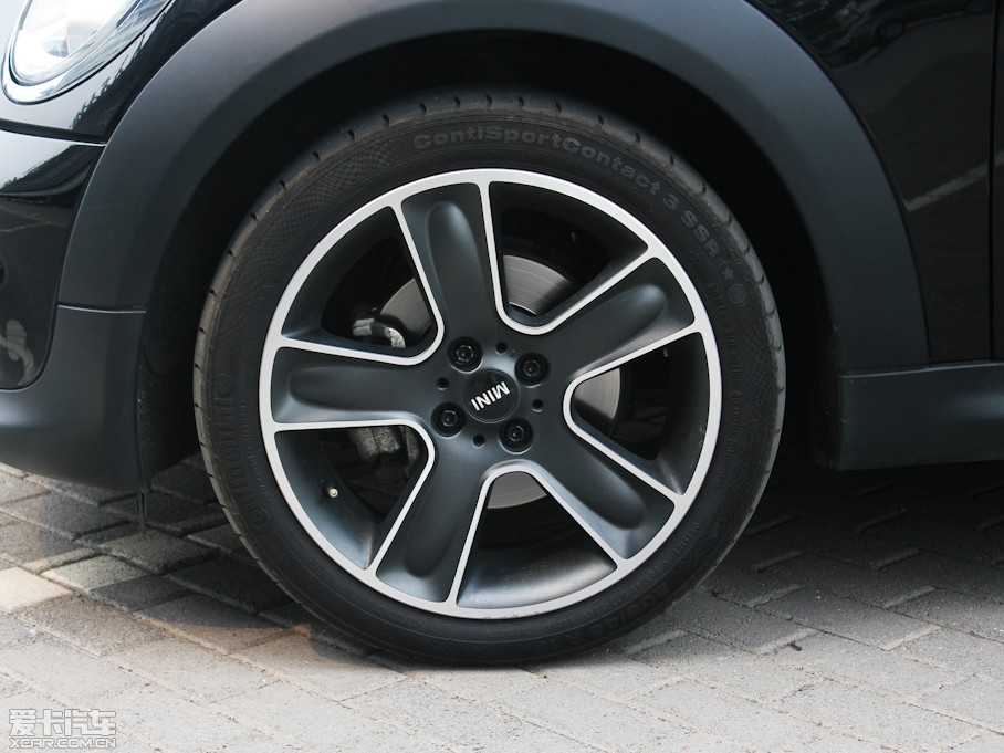 2011MINI CLUBMAN COOPER Excitement