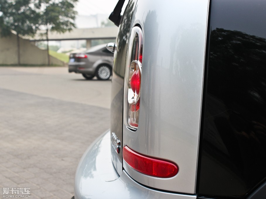 2011MINI CLUBMAN COOPER Excitement