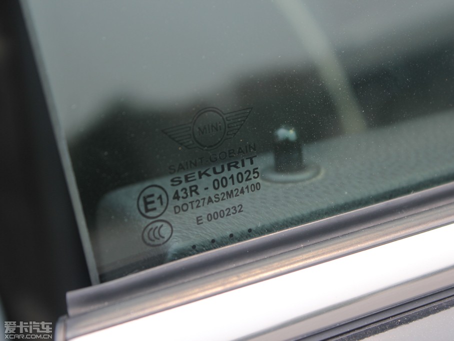 2011MINI CLUBMAN COOPER Excitement