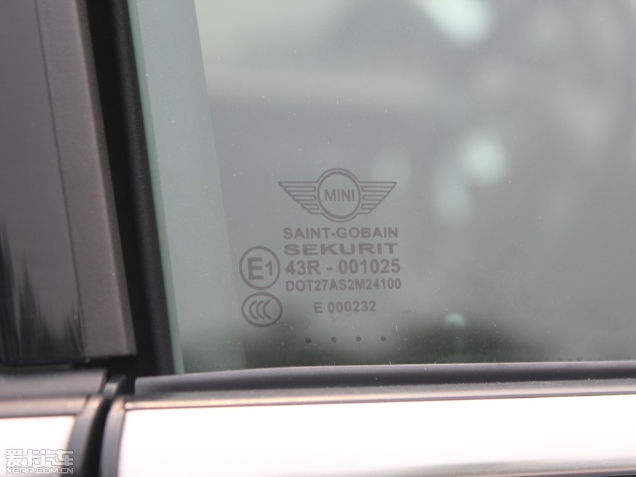 2011MINI CLUBMAN COOPER Excitement