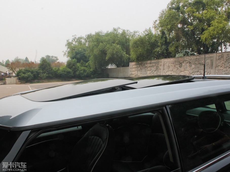 2011MINI CLUBMAN COOPER Excitement