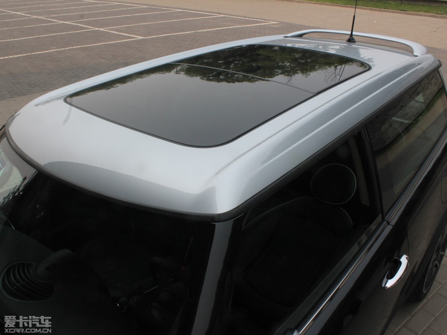 2011MINI CLUBMAN COOPER Excitement