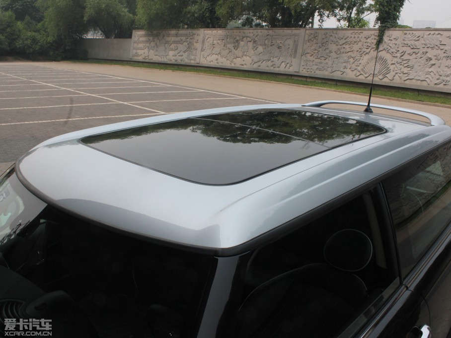 2011MINI CLUBMAN COOPER Excitement