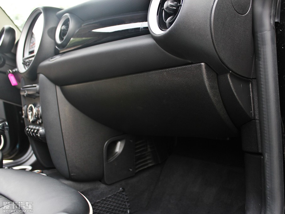 2011MINI CLUBMAN COOPER Excitement