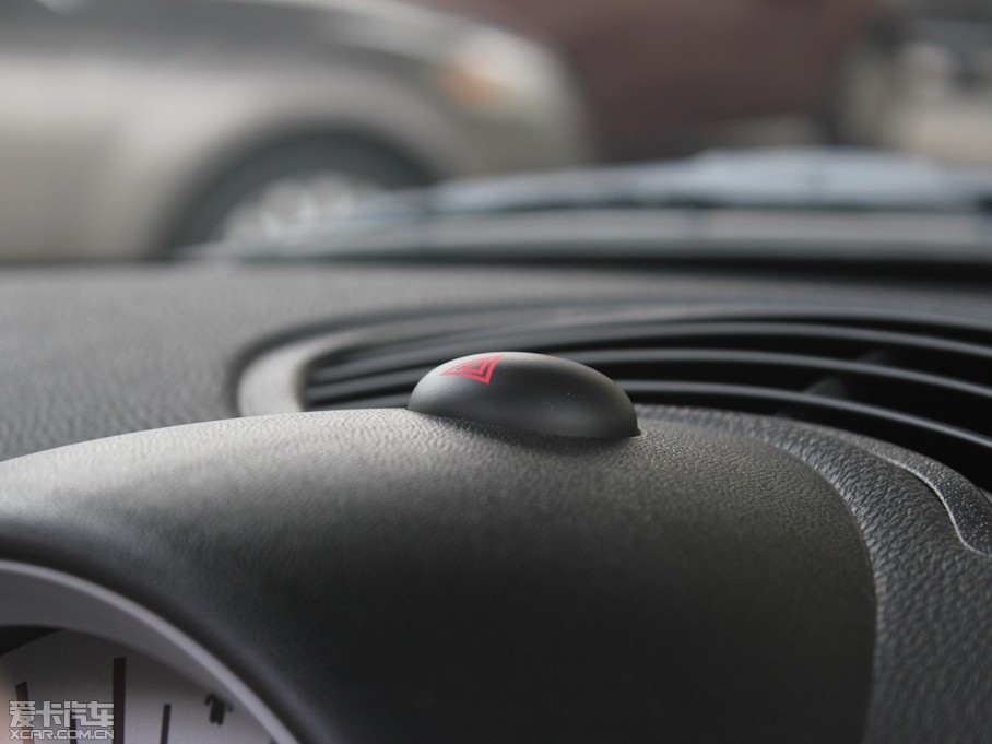 2011MINI CLUBMAN COOPER Excitement