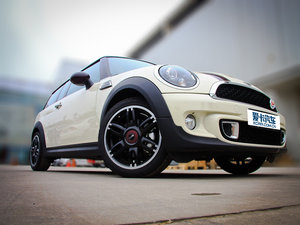 2011COOPER Hampton w^