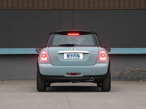 2011款COOPER Excitement 正后	