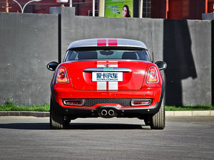 2012款COOPER S COUPE 正后	