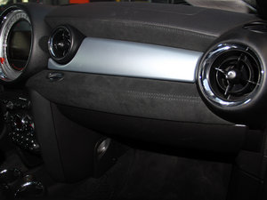 2012款COOPER S COUPE 空间座椅