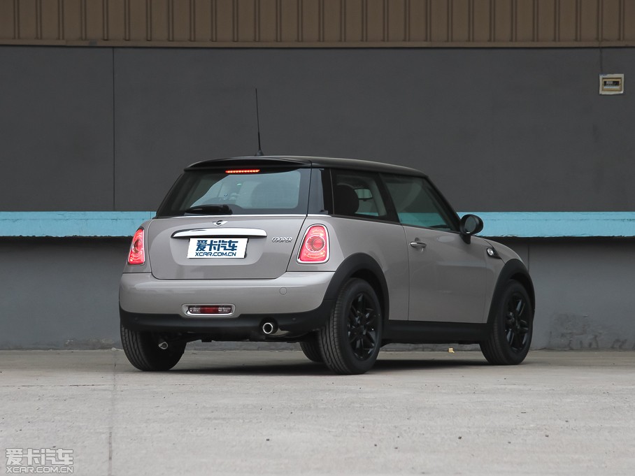 2012MINI COOPER Baker Street