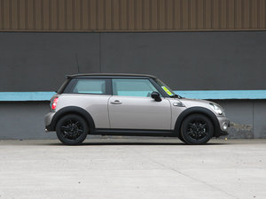 2012COOPER Baker Street w^