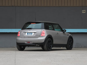 2012款COOPER Baker Street 整体外观