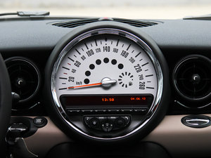 2012款COOPER Baker Street 仪表