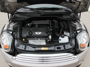 2012款COOPER Baker Street 发动机
