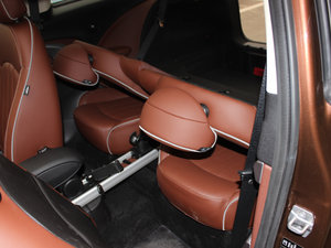 2013款1.6T COOPER S ALL 4 后排座椅放倒