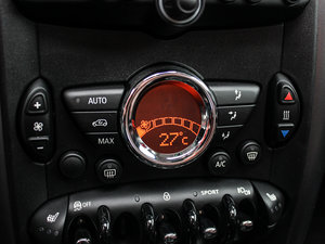 2013款1.6T COOPER S ALL 4 中控台显示屏