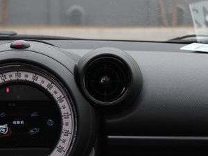 2013款1.6T COOPER S ALL 4 中控区