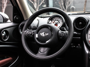2013款1.6T COOPER S ALL 4 中控区