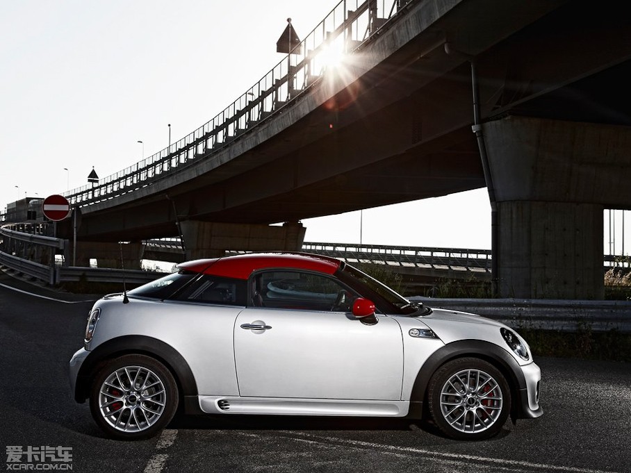 2013MINI JCW COUPE 1.6T