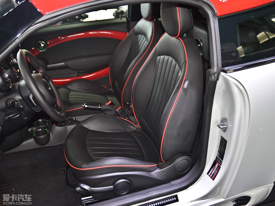 2013MINI JCW COUPE 1.6T