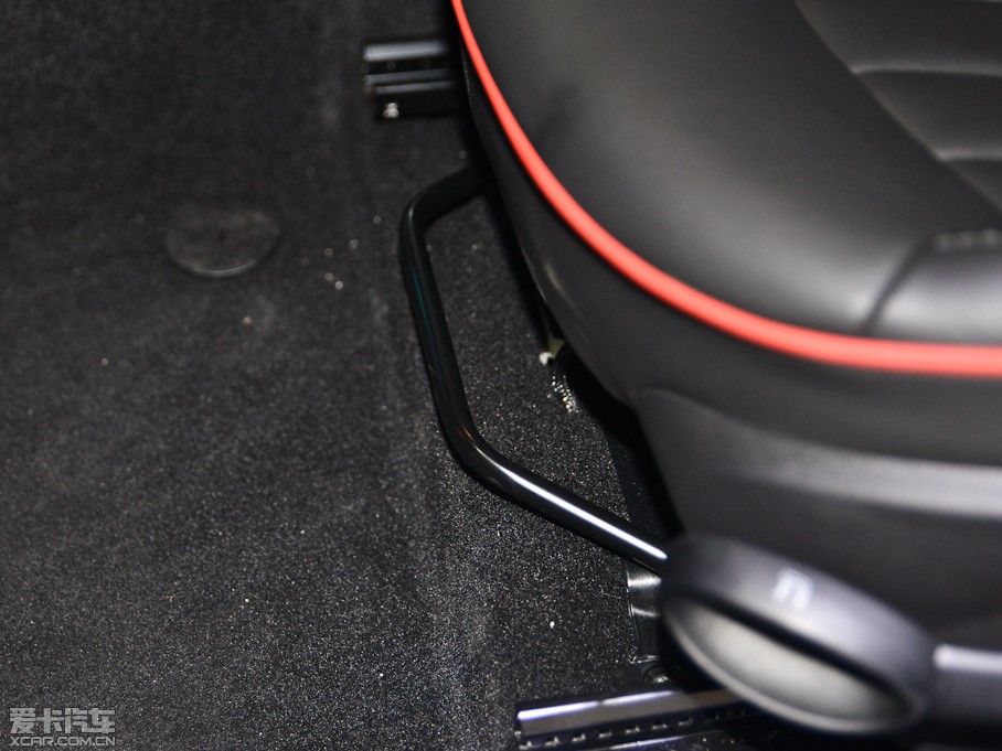 2013MINI JCW COUPE 1.6T