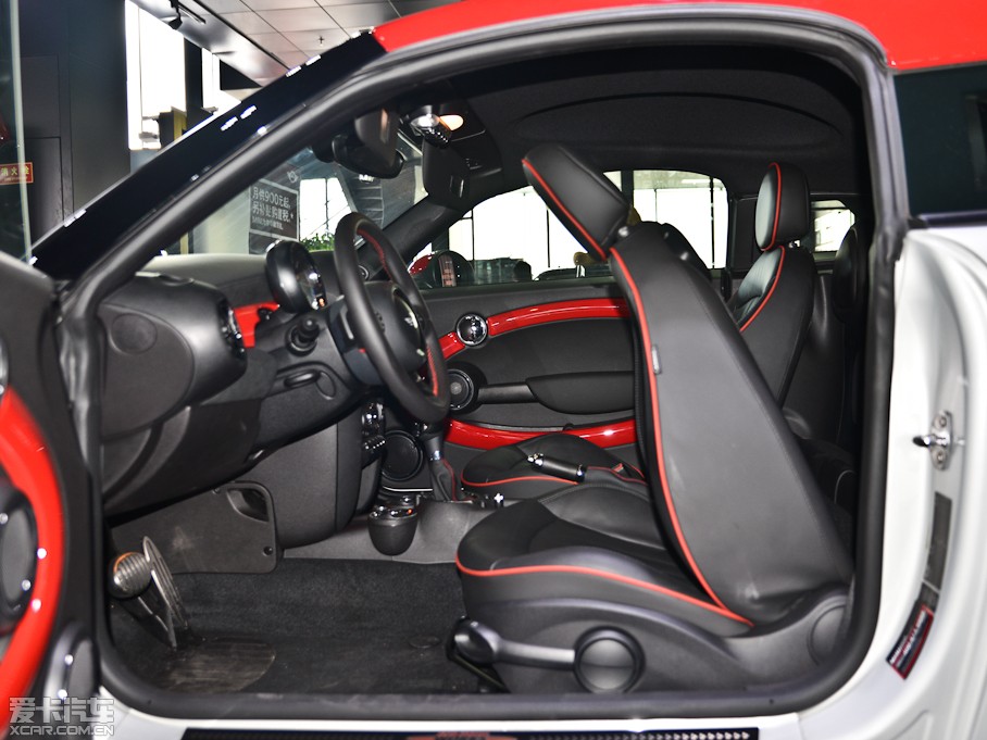 2013MINI JCW COUPE 1.6T