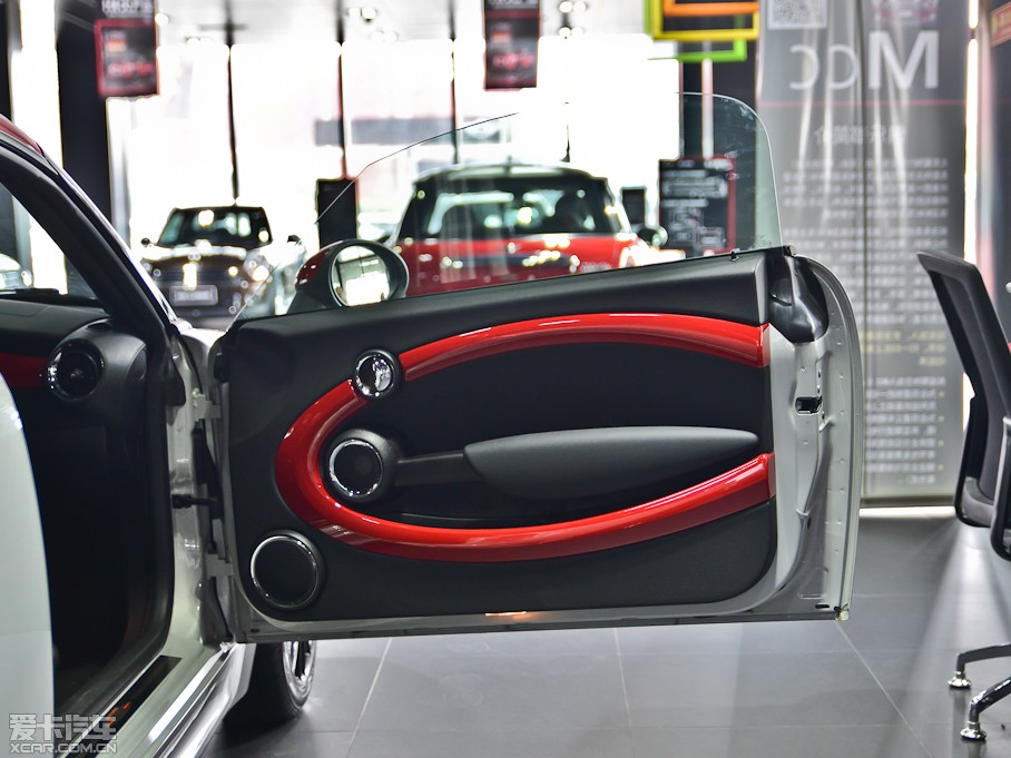 2013MINI JCW COUPE 1.6T