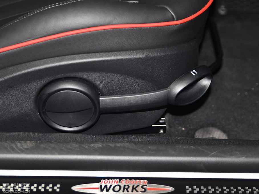 2013MINI JCW COUPE 1.6T