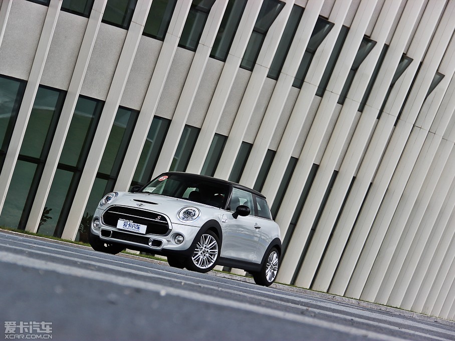 2014MINI 3-DOOR COOPER S Excitement
